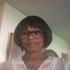 Meet your Posher, Alma